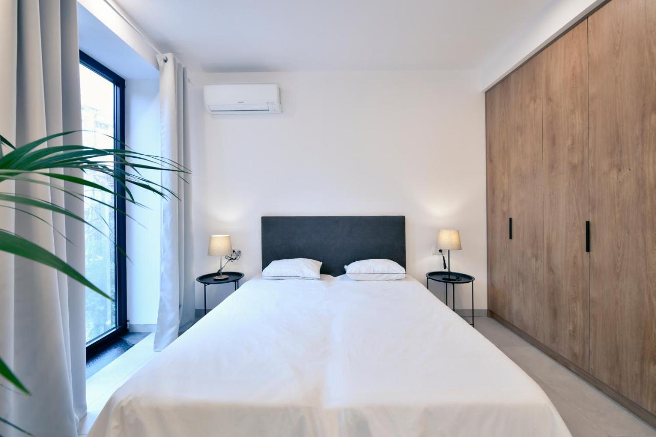 Collective Urban Villa In Τίρανα Εξωτερικό φωτογραφία
