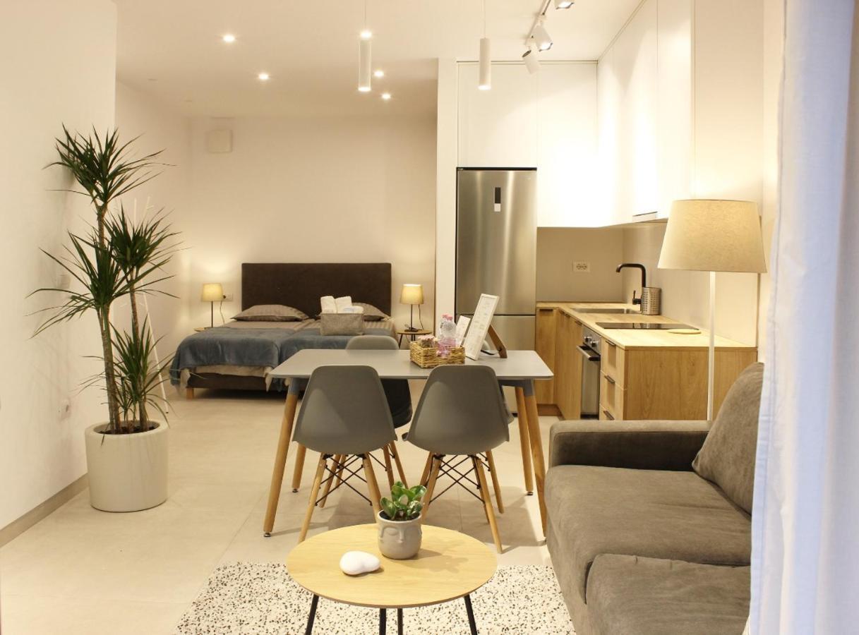 Collective Urban Villa In Τίρανα Εξωτερικό φωτογραφία